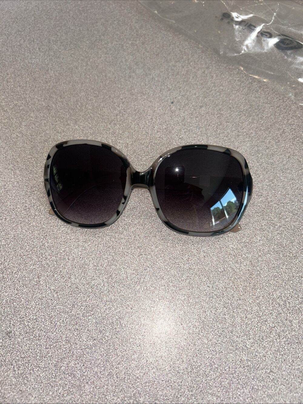 Glance Eyewear Poppet Gray Black Sunglasses